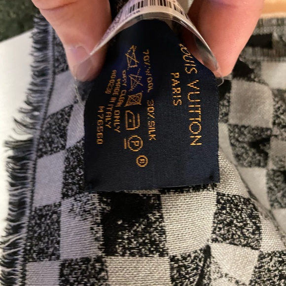 Louis Vuitton Men’s Scarf Black and White Damier with LV Print Silk/Wool NWT/Box - Picture 6 of 7